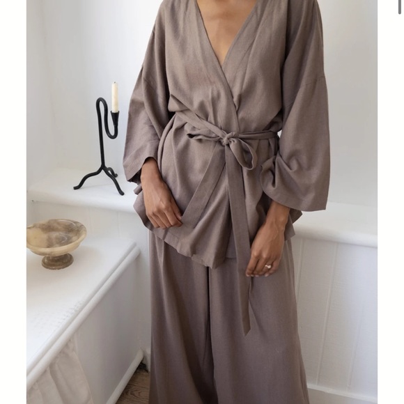 💥LAST CHANCE💥 NWT Laude the Label Hepburn Pleated Trouser Pant - Morel Silk Noil - Picture 9 of 17